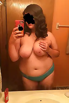 Id love a MMF where we both rub our cocks on my GFs chubby belly and cum in her deep belly button
