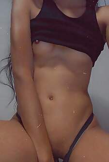 270696