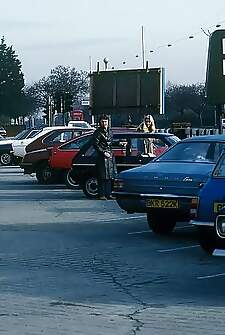 306627